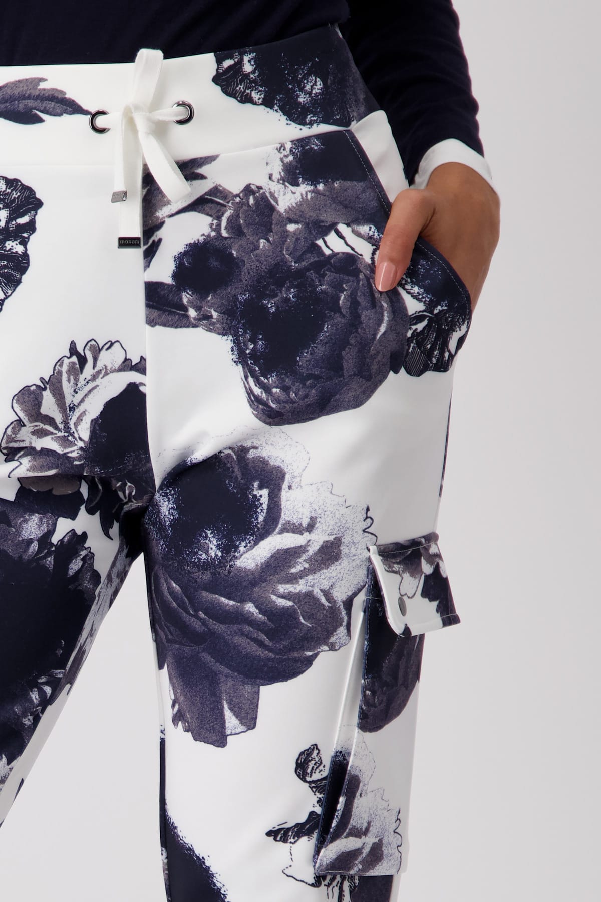 БРЮКИ MONARI с цветочным принтом и эластичным поясом для расслабленного образа